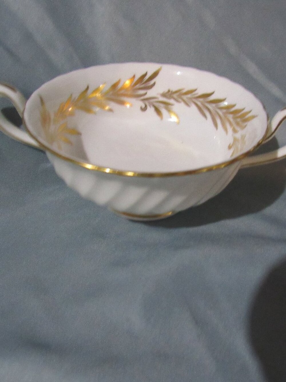 Minton Golden Symphony Double Handle Cream Soup Bowl, H4919 Gold Gilt Trim  Y429